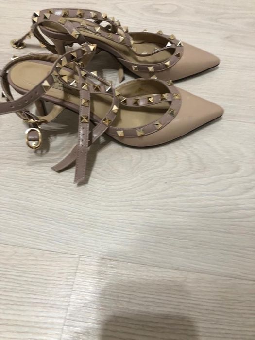 Продам женскую обувь