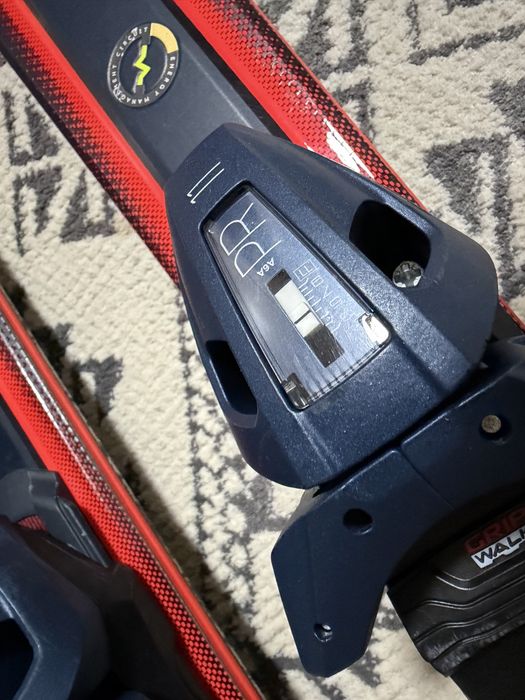 Продам лижы HEAD