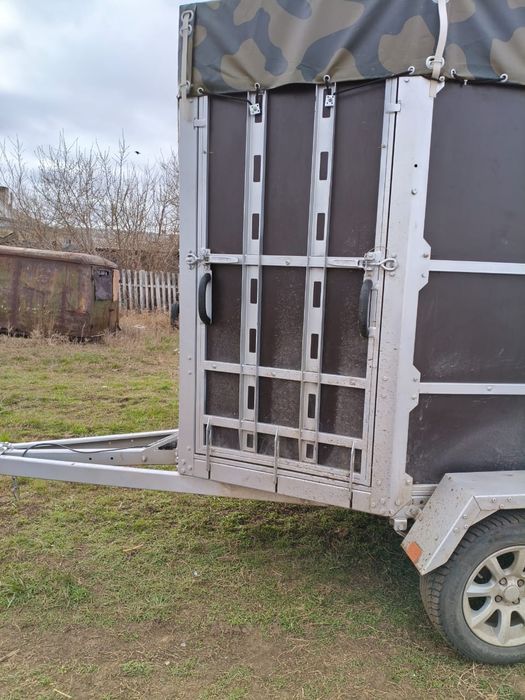 Продам Коневоз 2х местный