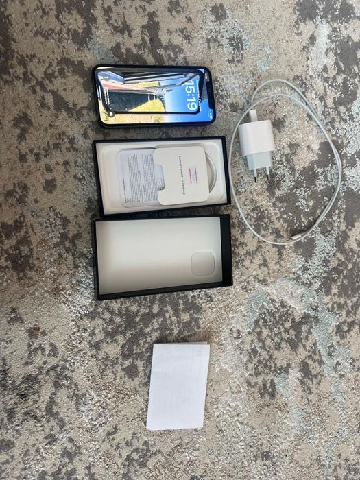 Продаю айфон 12 про