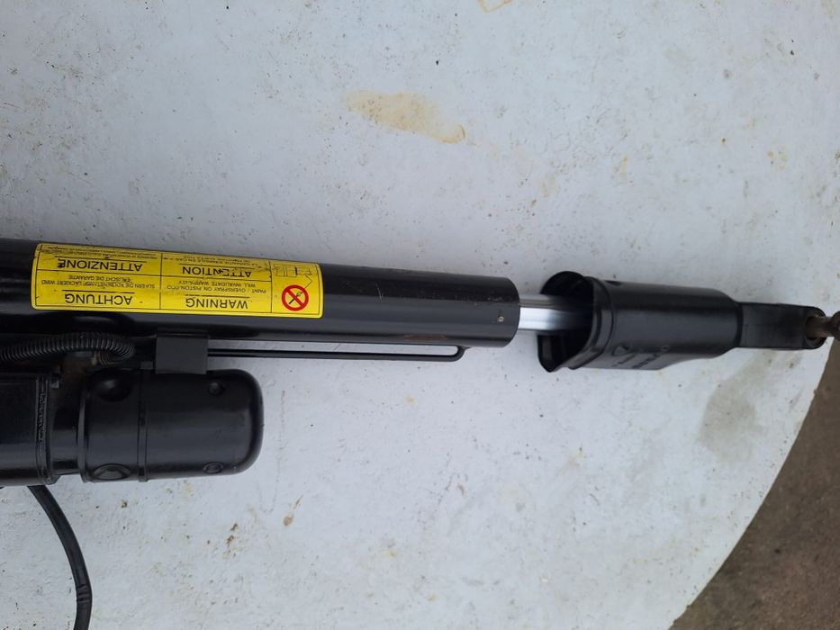 Pompa electrica cilindru rabatare basculare hidraulic cabina Iveco