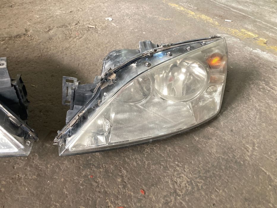 Far Ford Mondeo 3 2001 - 2006 faruri stanga dreapta Mondeo mk3