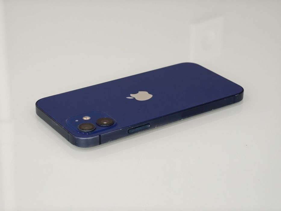 Продам iPhone 12 64 GB