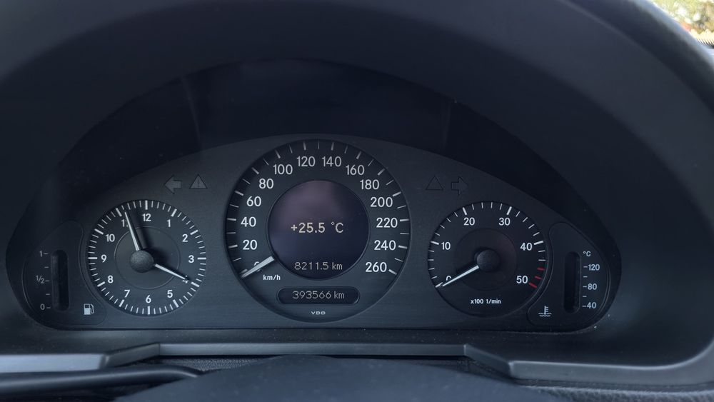 Mercedes E220 W211