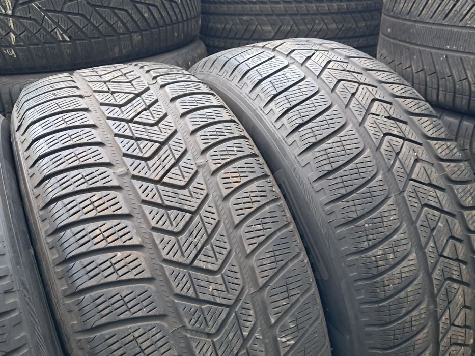 Anvelope second iarna 255 55 R18 Pirelli RFT*RSC