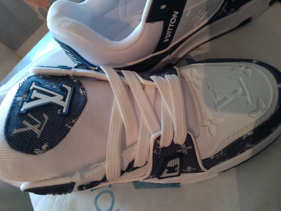 Adidași Louis Vuitton