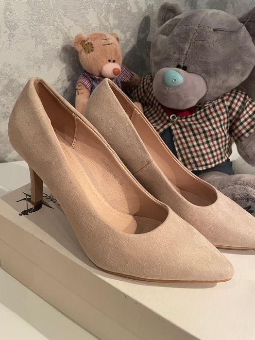 Абсолютно новые туфли