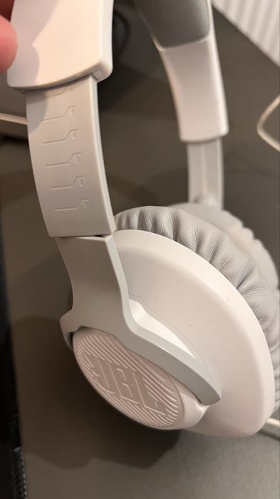 JBL Quantum 100M2