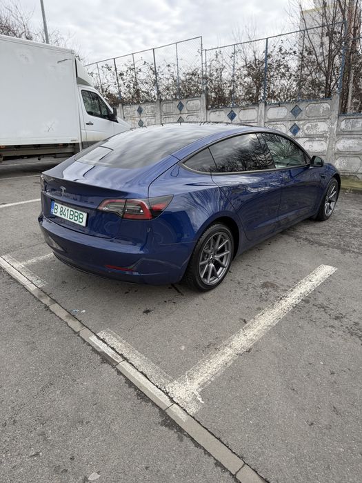 TESLA Model 3 2023 — imagine 3