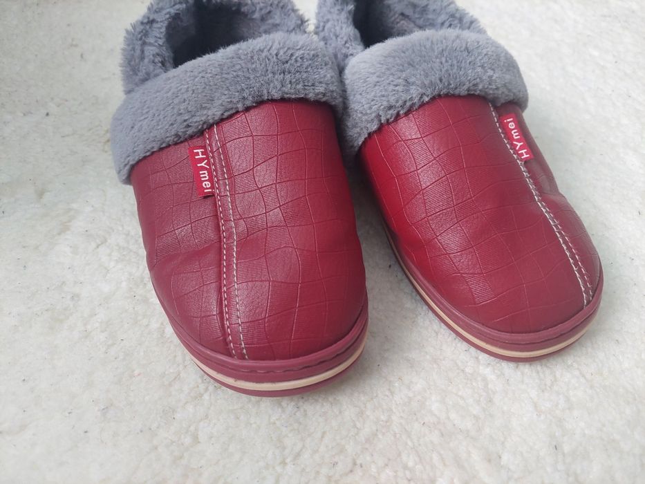 Papuci de casa  îmblăniti