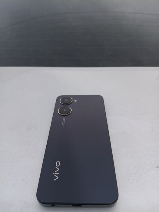 Продаю телефон Vivo Y03