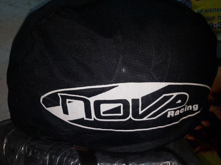 Мото шлем с въздухо отводи.  М размеразмер