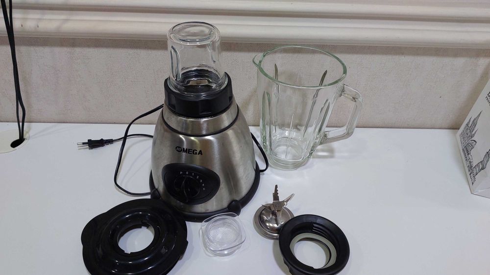 Продаётся блендер Mega me-408