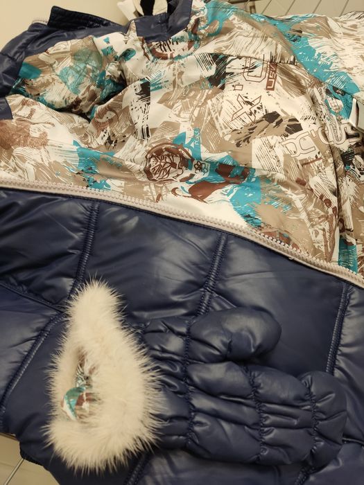 Продам зимнюю куртку для девушки!