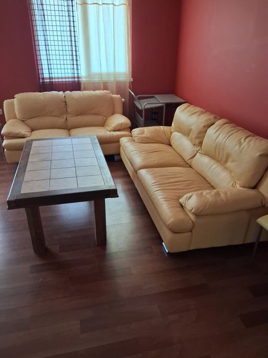 СПЕШНО Продавам италианска кожена гарнитура 2-ка и 3-ка