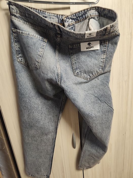 Мъжки дънки нови