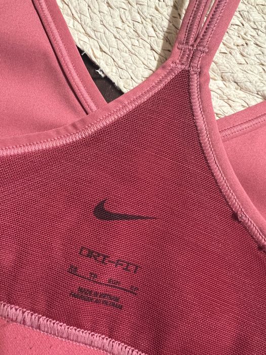 Nike спортно бюстие