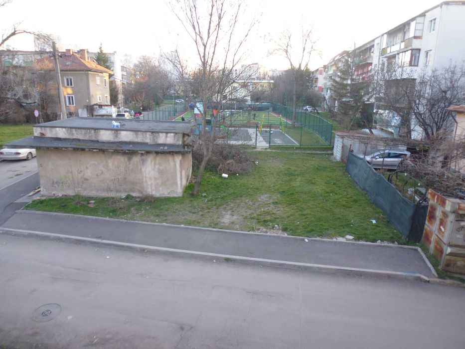 Двустаен апартамент, непреходен за продажба в ж.к.Надежда2, гр. София