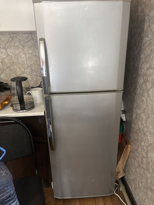 Продам холодильник LG