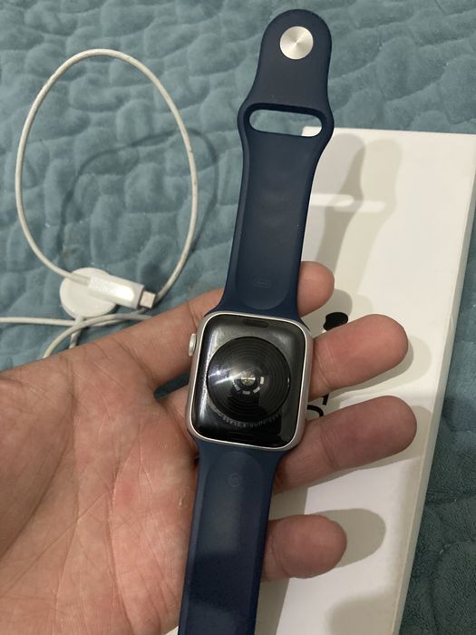 Продам Apple Watch SE2 44мм