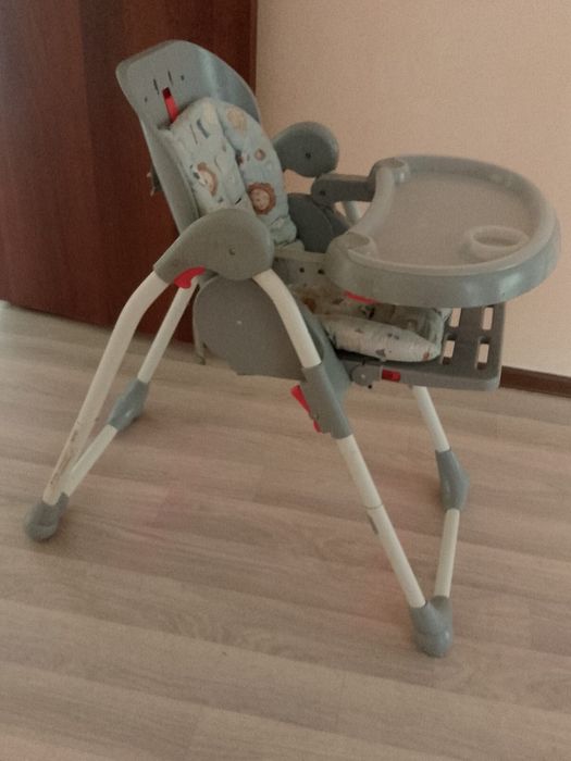 детский столик с матрасом