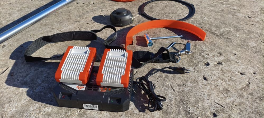 Motocoasa (coasa) pe acumulatori Ruris