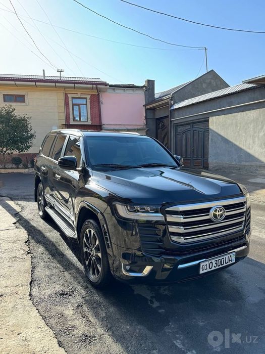 Tayota 300 tali srochna sotiladi