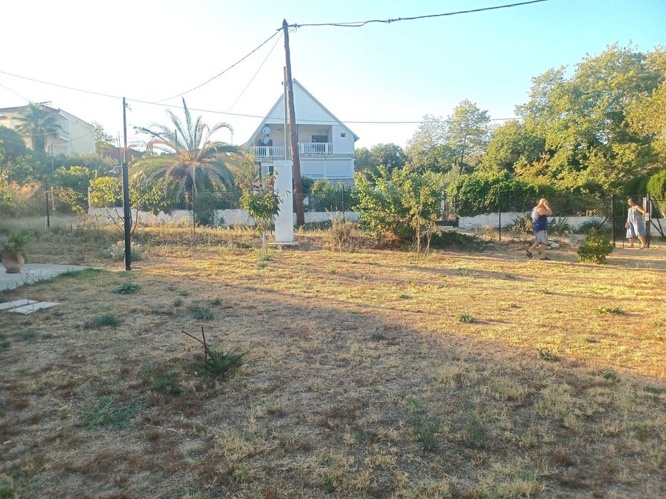 Продава Бизнес парцел 1000м2 с къща 50м2 до морето Неа Кердилия,Гърция