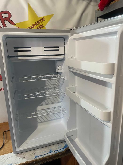 Mini Frigider cu congelator 93Litri PRIMO Argintiu Garantie 2 ani