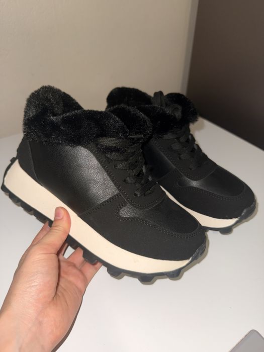 Ботинки  зима кросовки новые