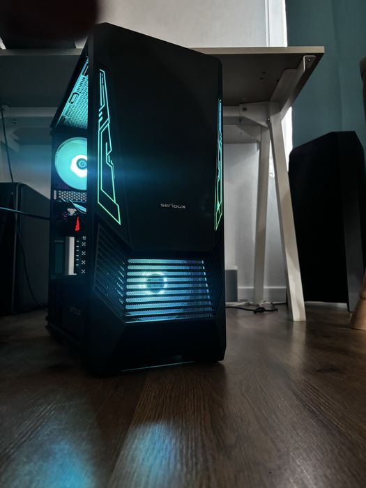 Calculator/ PC Gaming• Ryzen 5• Placa video 8Gb• 16gb ram RGB 3200 Mhz•