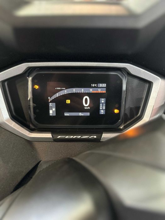 Honda Forza 125 MY25 se conduce cu B125 - Honda Constanta by EST BIKE