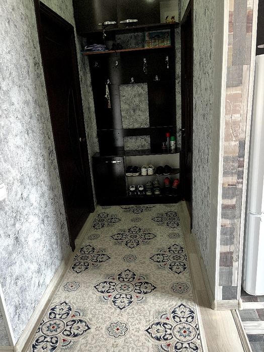 Продается 2 х комнатная квартира в центре Чирчика