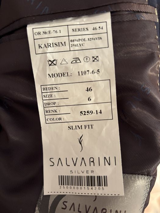 Продаю костюм тройка