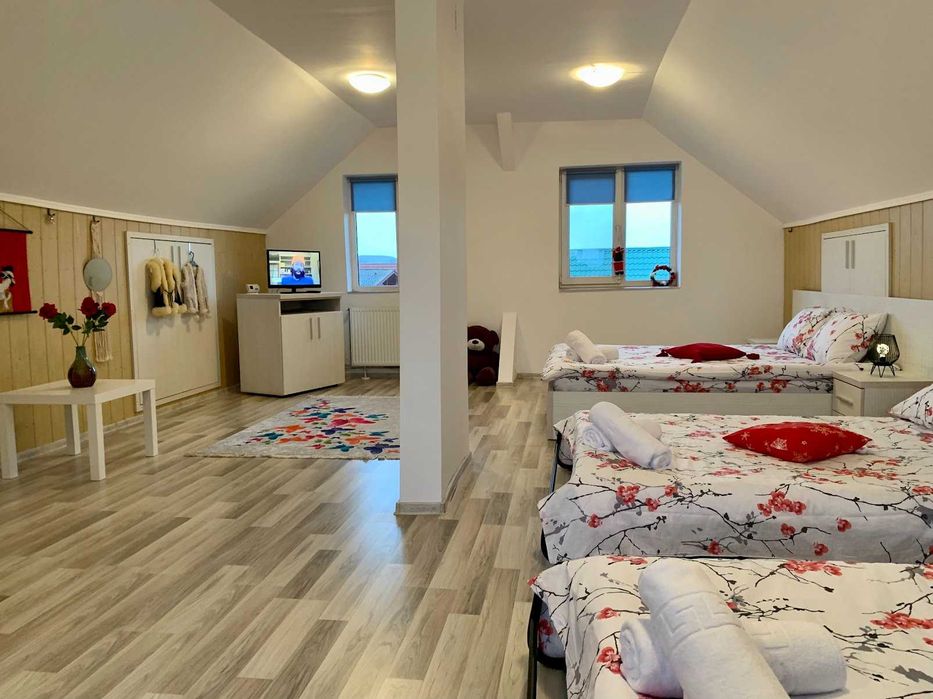 Propietar vand casa si pensiune Sanpetru-Brasov