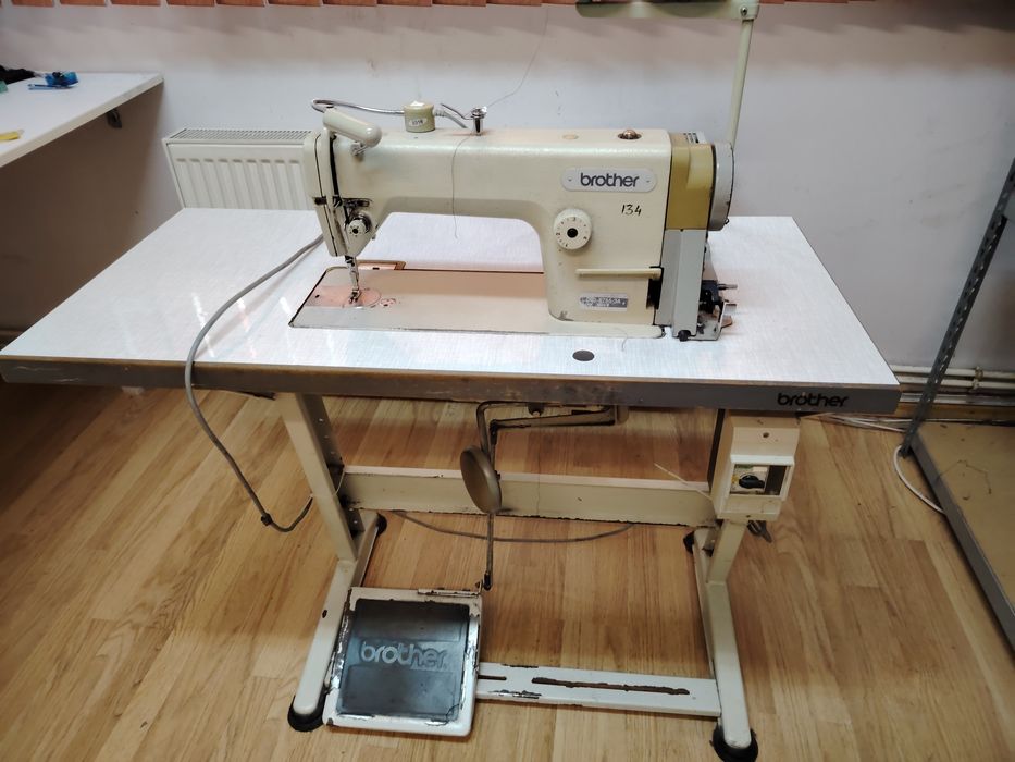 Mașina de cusut Brother