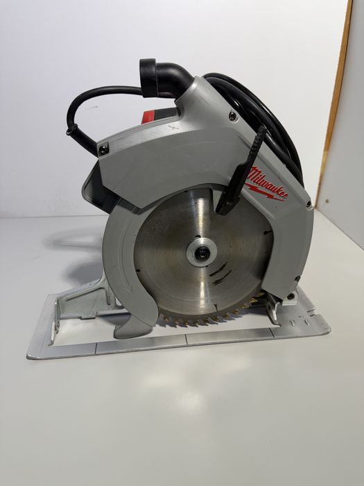 Milwaukee CS 85 SB circular taiat lemn