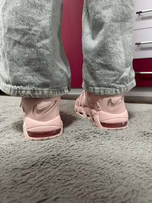 Nike air more uptempo