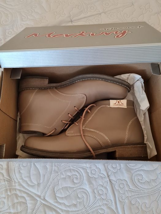 Обувки ,боти ,бели кецове естествена кожа