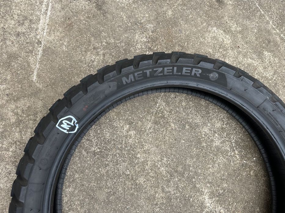 Гуми мото гума 120/70/19” METZELER 90/90/21” 120/90/19” MAXXIS