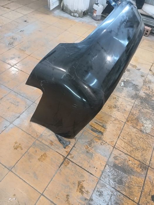 Бампер камри 15000тенге приора 10000тенге