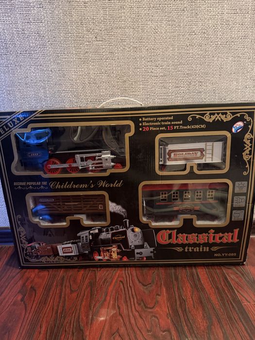 Игрушка поезд с рельсами