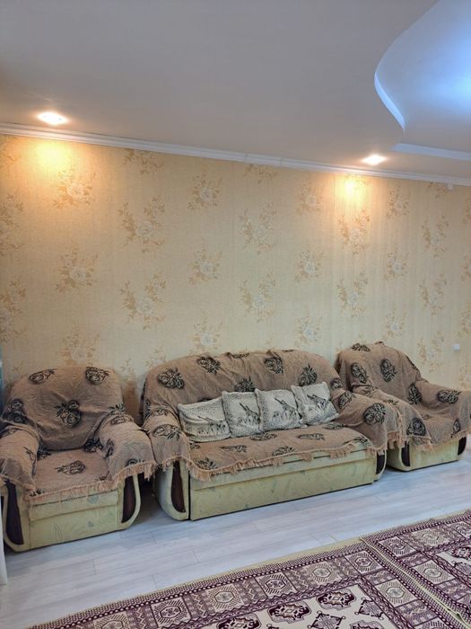 Диван  2 орындығымен