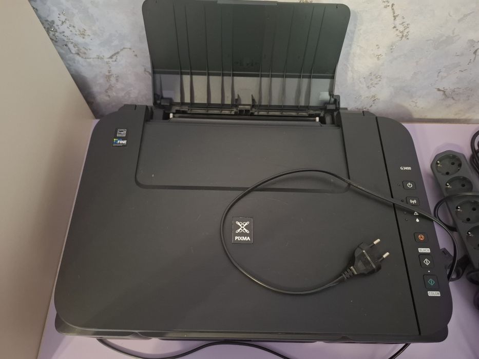 Принтер Canon PIXMA G3400 — почти новый