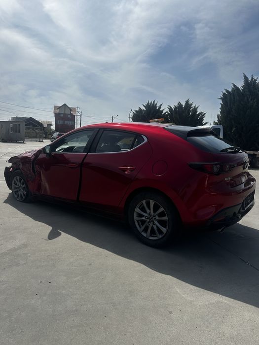 Mazda 3 Hybrid AVARIAT!!