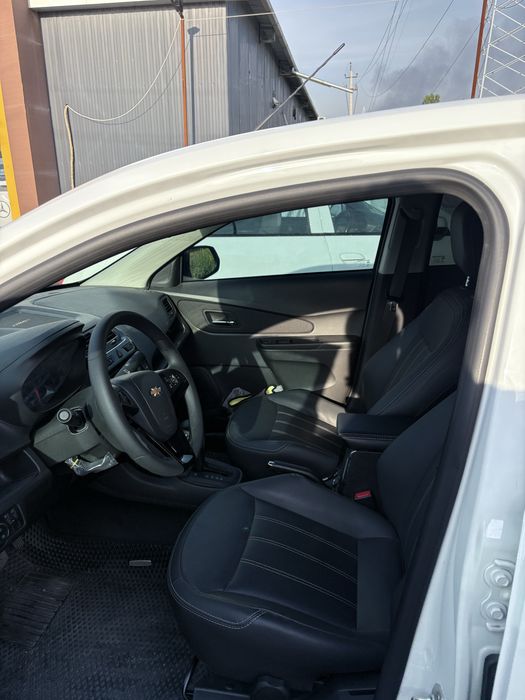 Chevrolet Cobalt 2025 — 4