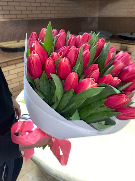 Тюльпаны розы букеты цветы букет цветов