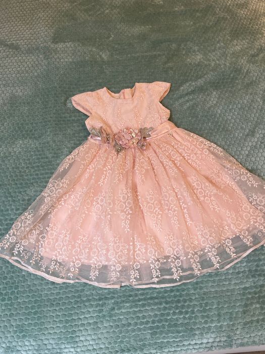 Детски дрехи и рокли