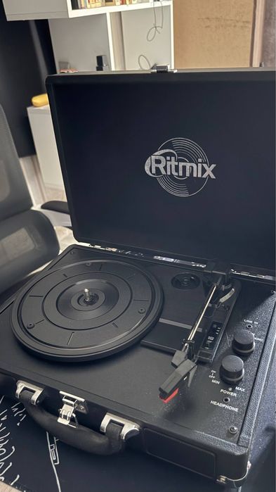 Виниловый проигрыватель Ritmix LP-120B