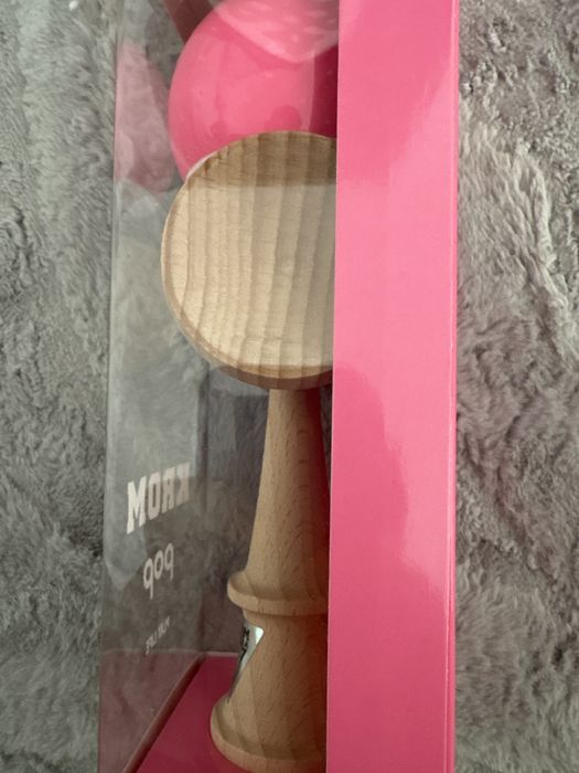 Kendama KROM pop roz sticky